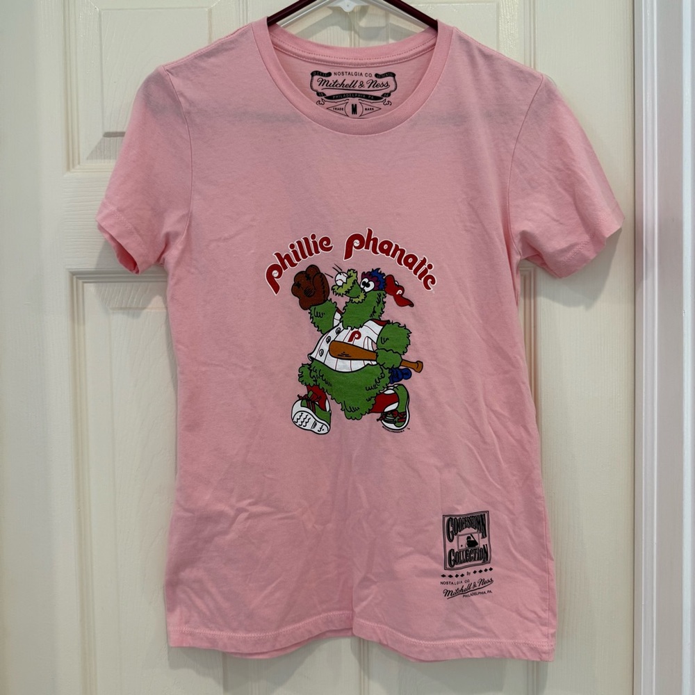 Mitchell & Ness Women’s Pink Phillie Phanatic Graphic Tee
